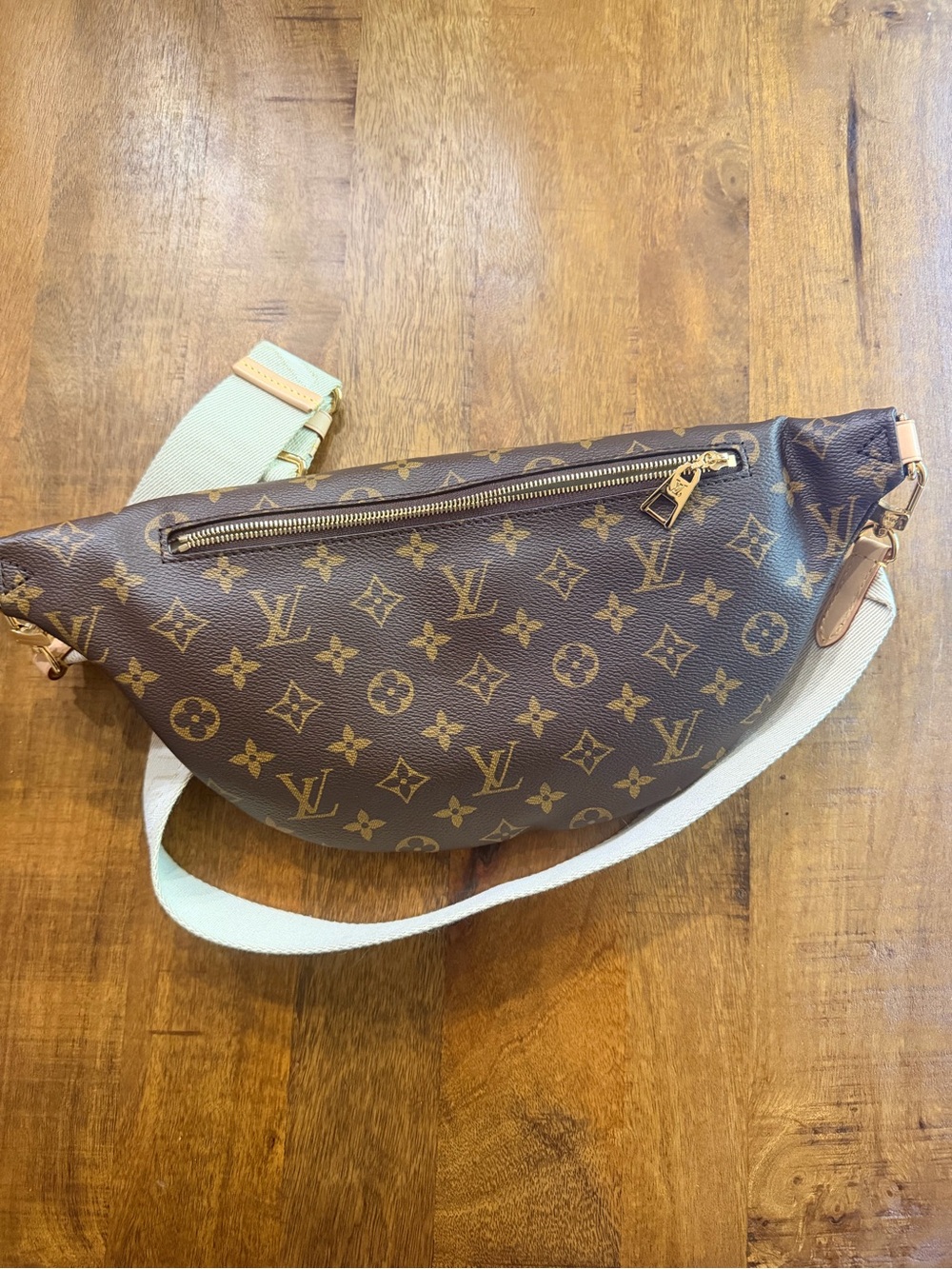 Louis Vuitton High Rise bumbag Monogram Canvas with Crossbody Adjustable Strap - Picture 5 of 10